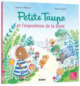 Petite taupe et l'exposition de la forêt